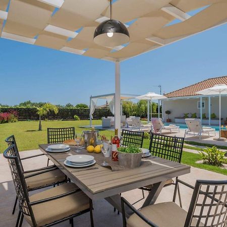Madini Luxury Villa With Private Heated Pool Vanato エクステリア 写真