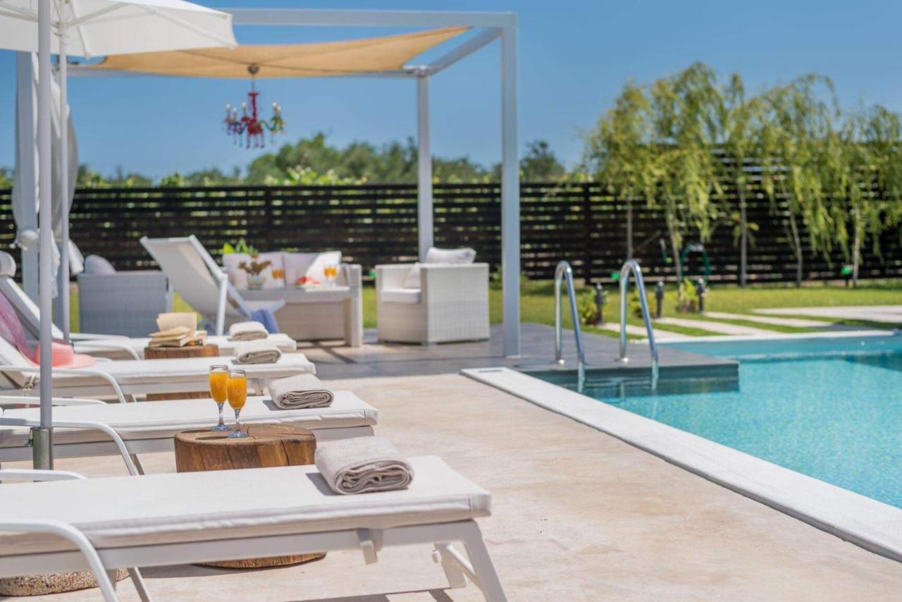 Madini Luxury Villa With Private Heated Pool Vanato エクステリア 写真